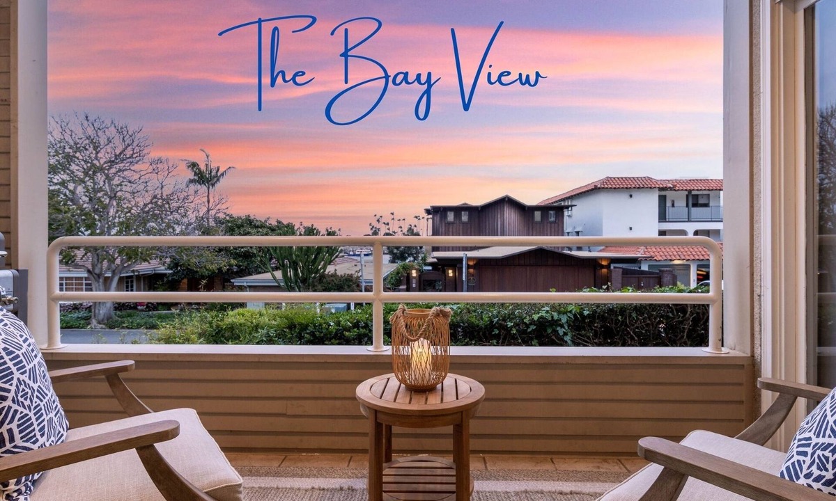 La Playa Apartment | Bay Views, Watch Sailboats Go By.