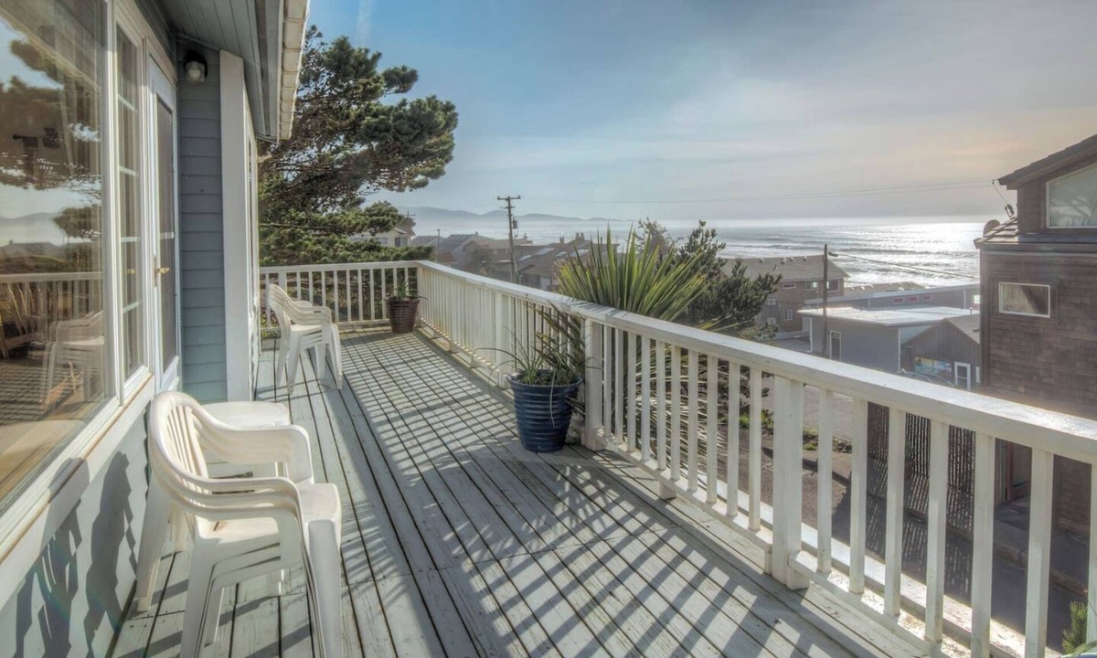 Oceanside House | Beach Treasure- Ocean view~ Oceanside
