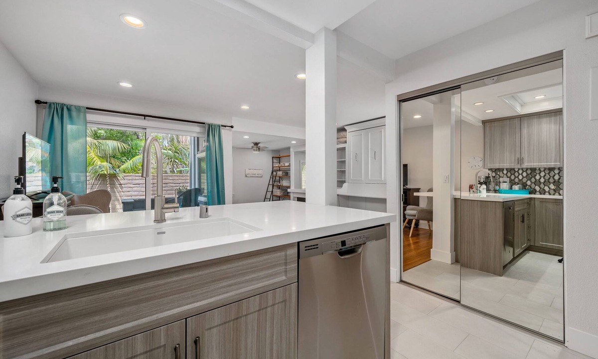 Sunset Beach Condo | BeachCottage