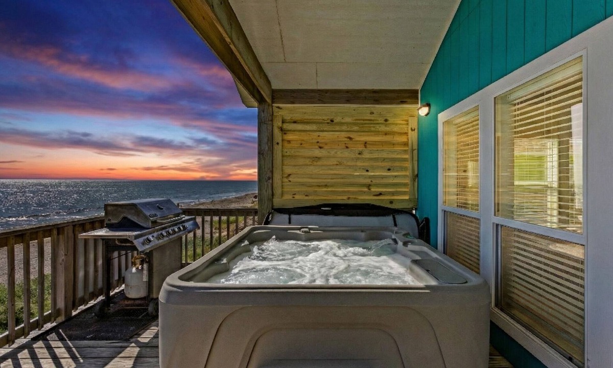 Port Bolivar House | Beachfront | Hot Tub, Gulf Views & Pet-Friendly
