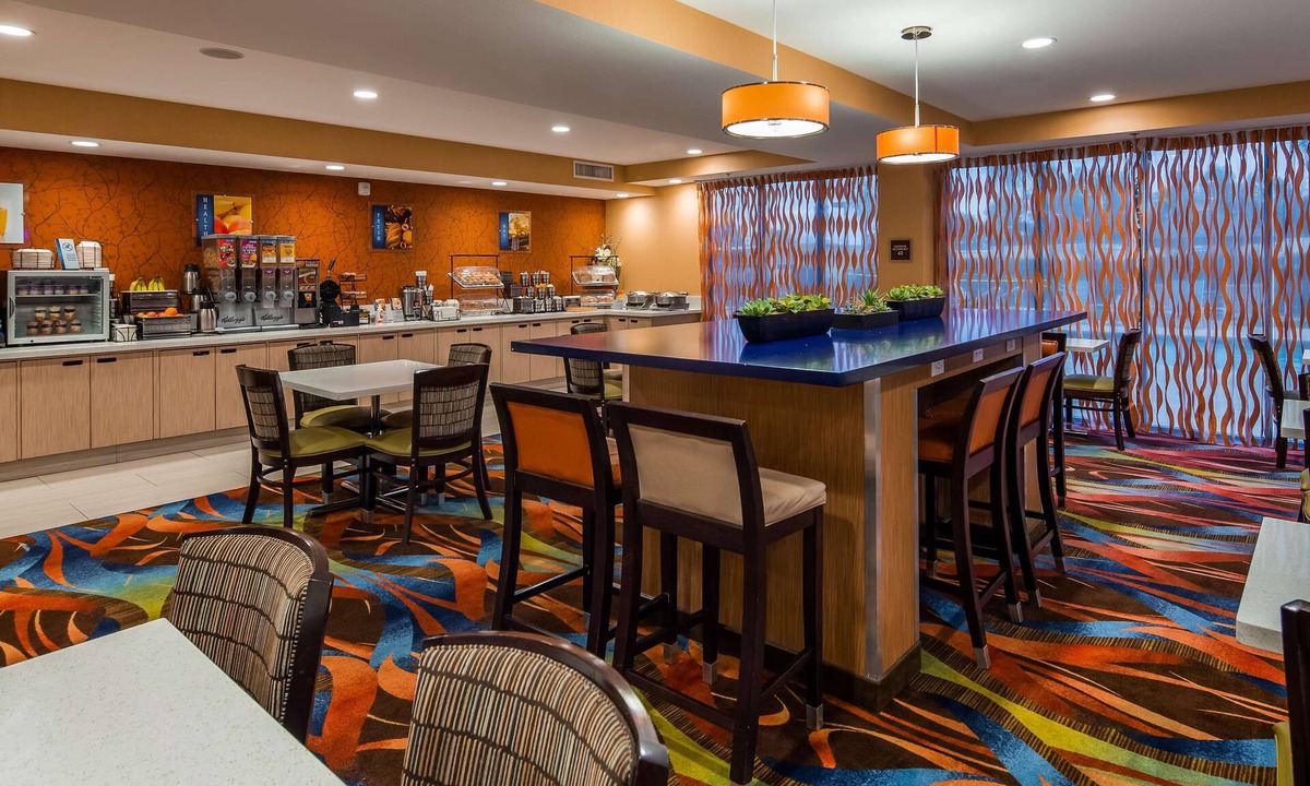 Roosevelt Hotel | Best Western Plus Fresno Airport Hotel