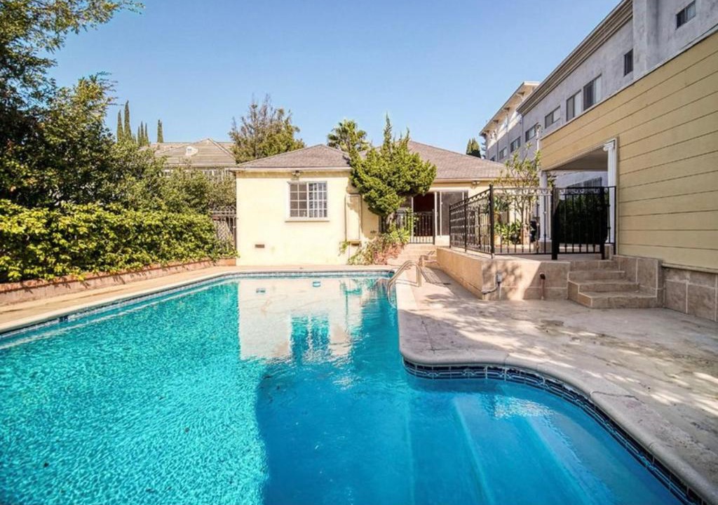 Pico - Robertson House | Beverly STAR-HIT house