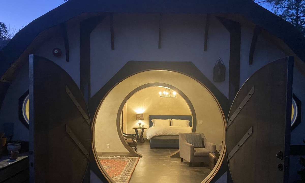 Bella Vista House | Bright, Cheery Hobbit Hole and Second Breakfast