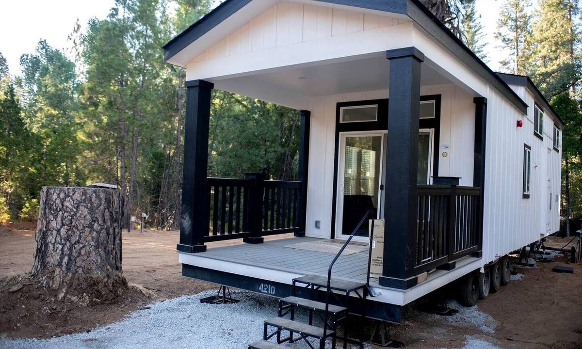 Groveland Cabin | Bright Modern Tiny Retreat with Yoga Dome Near Yosemite, Groveland, California