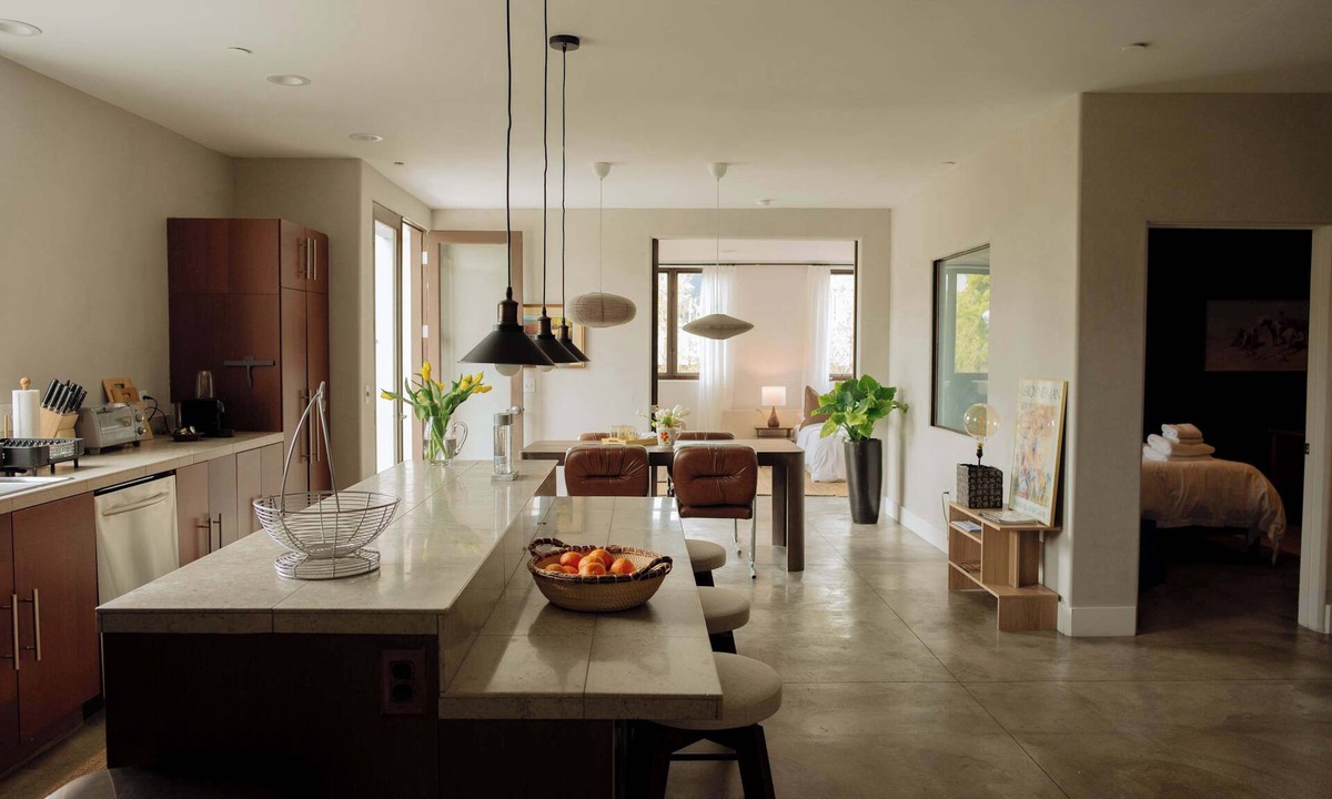 West Hollywood Bed & Breakfast | Bright & Spacious Designer Loft, West Hollywood