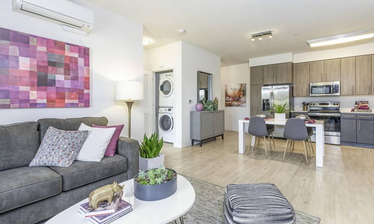 Menlo Park Condo | Bright & Stylish 2-Bedroom Retreat at 777 Hamilton