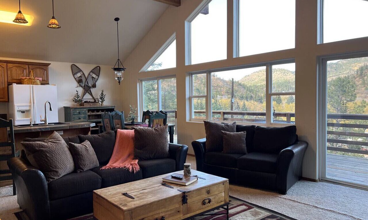 Green Mountain Falls Cabin | Buffalo Sunrise GMF · Mountain Vistas & Lake Views Buffalo Sunrise