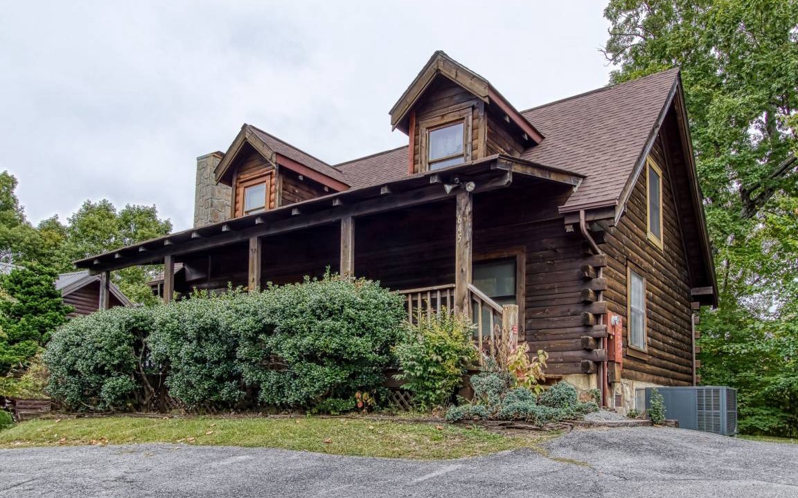 Pigeon Forge Cabin | Cabin ∙ 2 bedrooms ∙ 6 guests