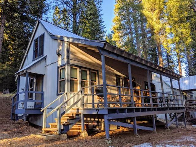 Strawberry House | Cabin #7