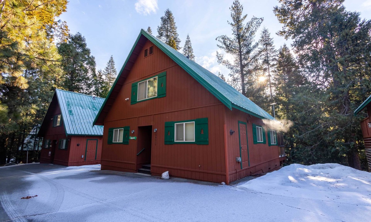 Strawberry House | Cabins at Strawberry - Dogwood