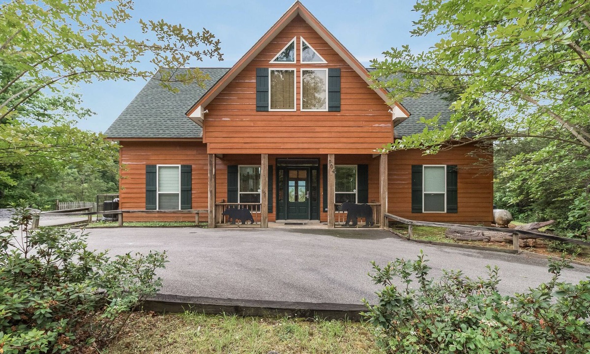 Pittman Center Cabin | Cajun Spice | Outdoor Spaces, Foosball, Fire Pit