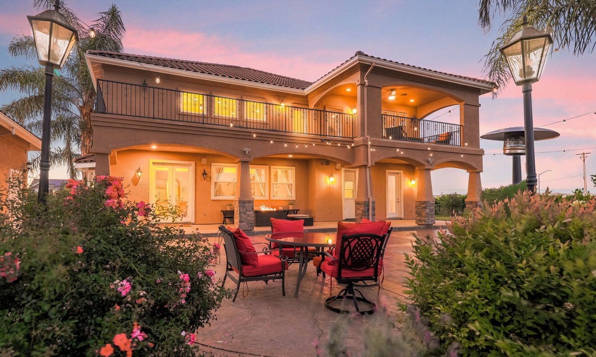 Livermore House | Caldeira Estate | Main House w/ Hot Tub