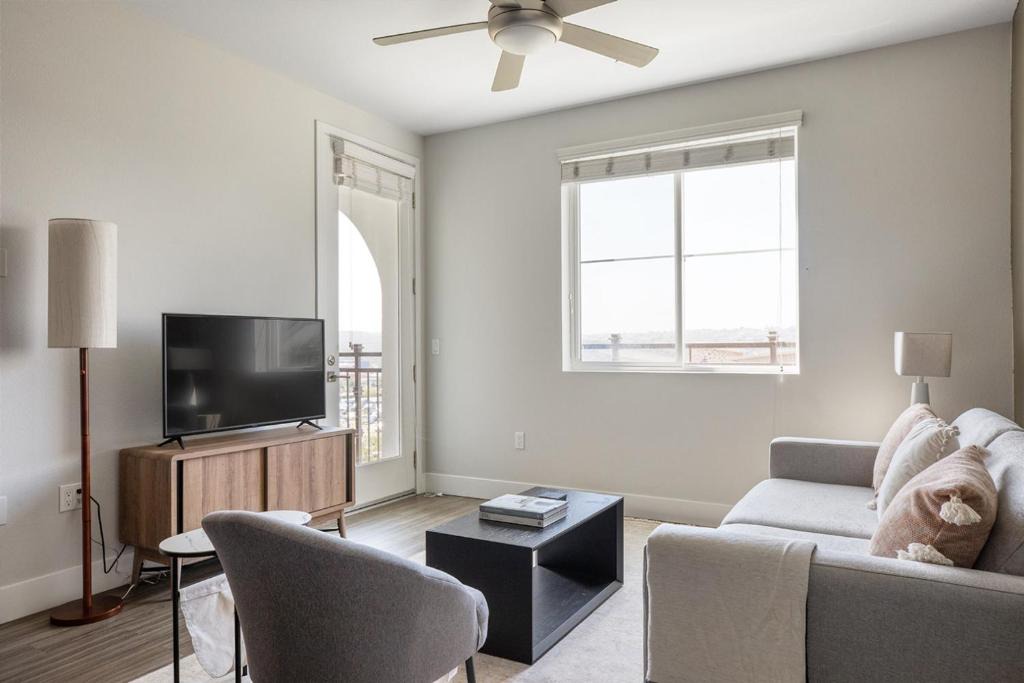 Carmel Valley Apartment | Carmel Valley 2br w gym bbq wd nr dining SAN-28