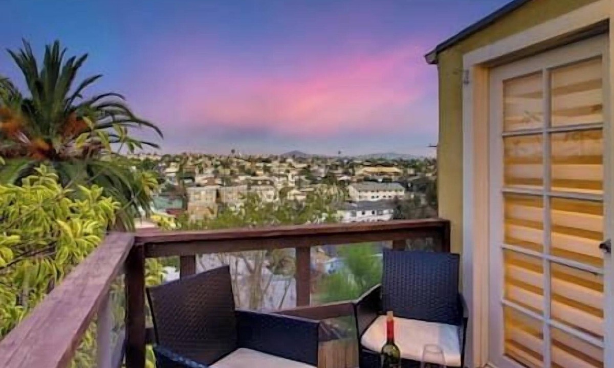 Bridgeview Apartment | Casa California-Spacious - 3 Bdr/Backyard Firepit/Playground/Gaslamp/Zoo/Beach