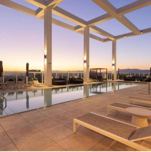 Wilshire Center Apartment | Center of Los Angeles Zen Suite 1Bed 1Bath Retreat