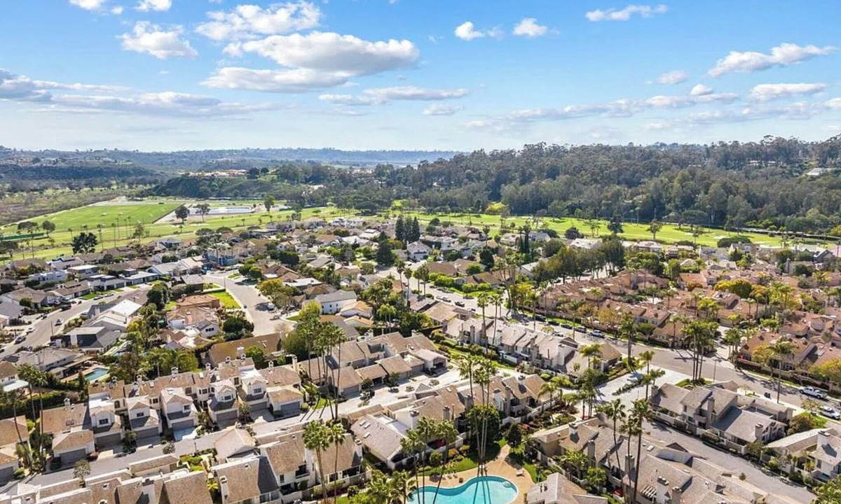 Rancho Santa Fe House | Charming 3-bedroom townhome in Rancho Santa Fe available for monthly stays