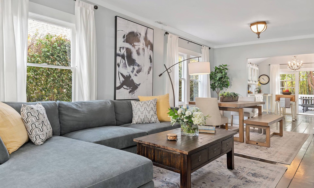 Oak Park House | Charming Downtown Santa Barbara Home with Detached Back Unit