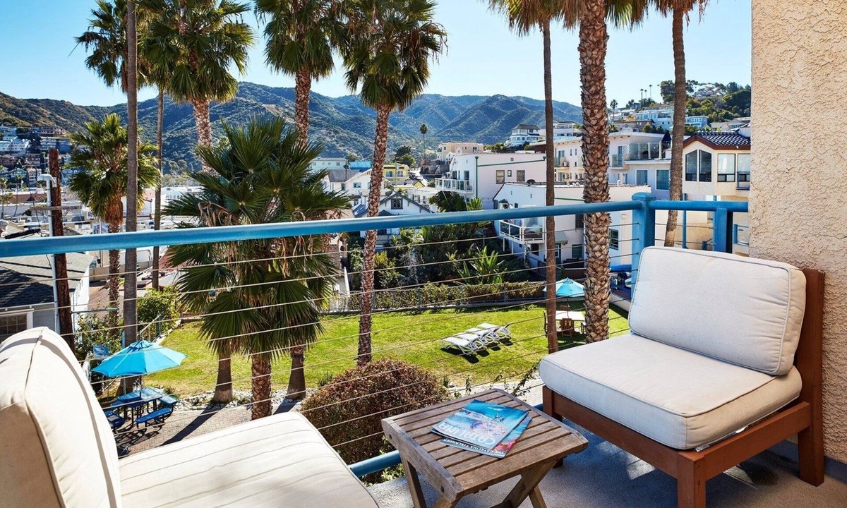 Avalon Hotel | Charming Hideaway: 3 Family-Friendly Rooms, Near Catalina Island Museum