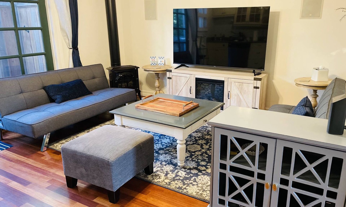 Napa Cottage | Charming Private Cottage in Napa Downtown