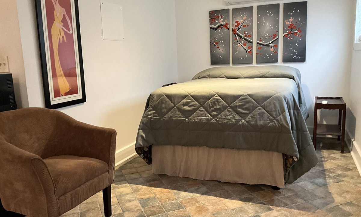 Springfield Apartment | Charming Studio in the Heart of Springfield