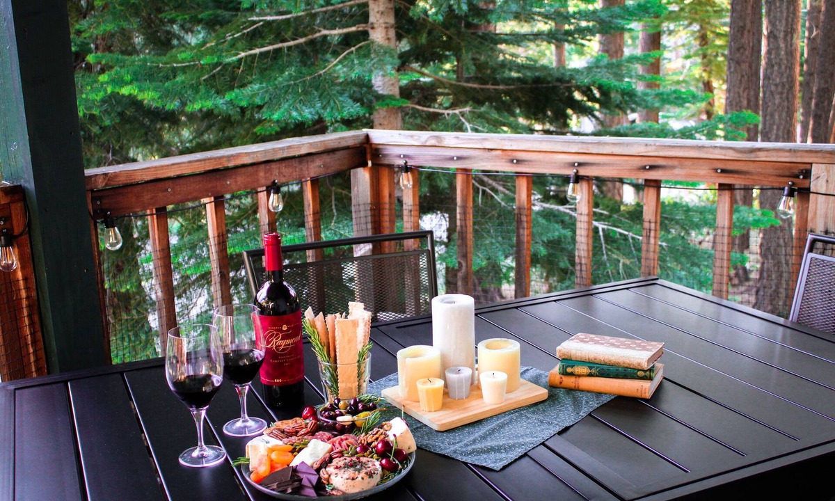 Country Club Estates House | Cherry Hills Cabin | Sleeps 6, No Pets, Family Fun!