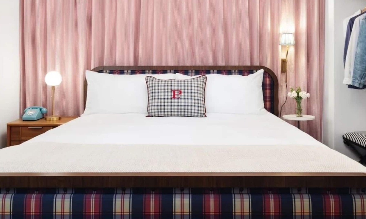 Civic Core House | Comfort and Relaxation! 4 Relaxing Units, Minutes to One America Plaza