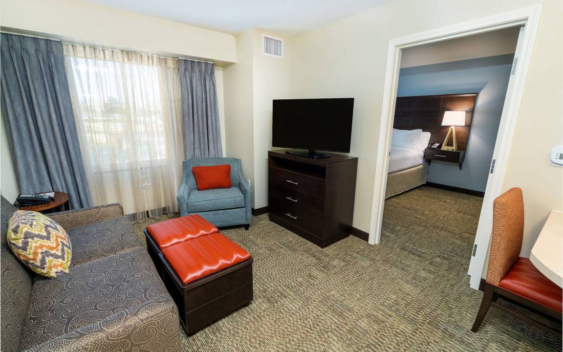 Newark Condo | Condo ∙ 2 bedrooms ∙ 5 guests