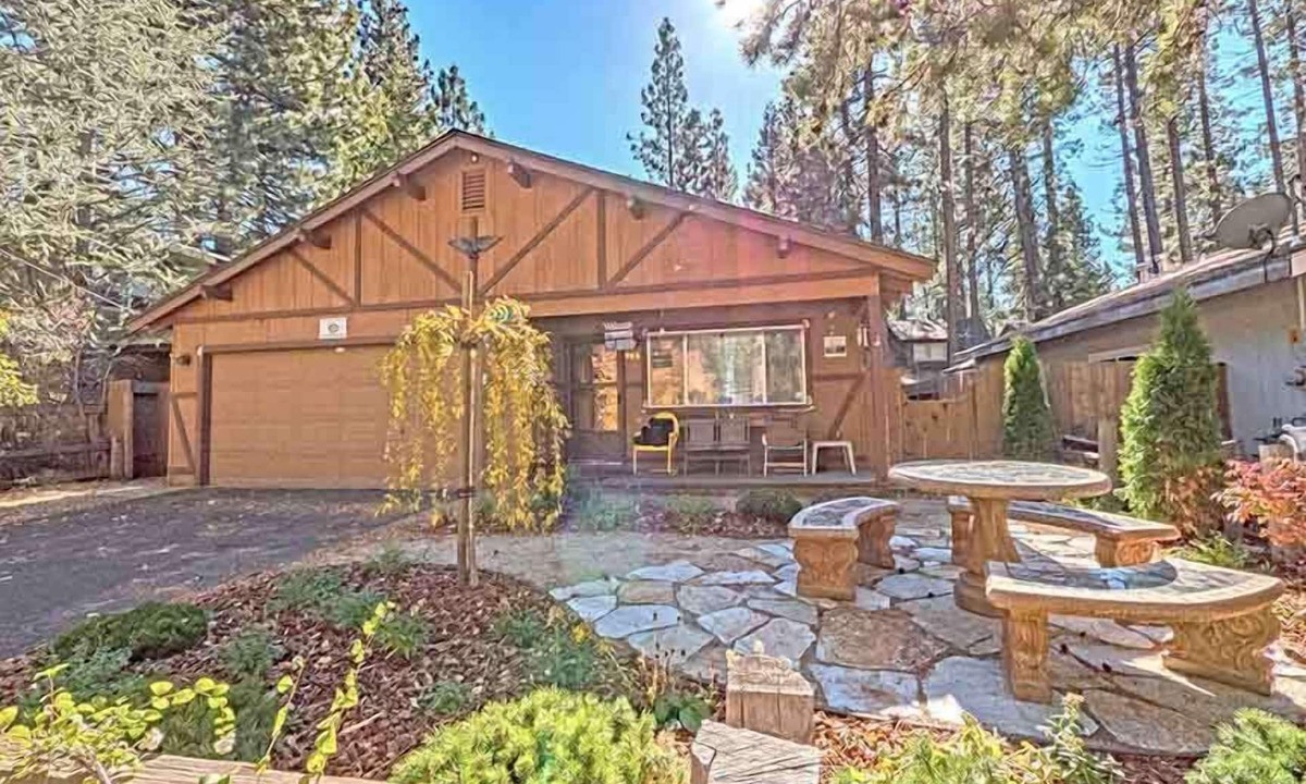 Al Tahoe House | Conveniently located Near Skiing and Beaches - Affordable, Adorable -948M~