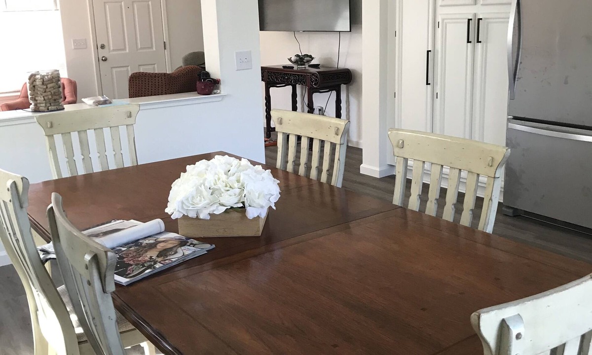 Windsor House | Cottage home near the Russian River; county parks; numerous wineries