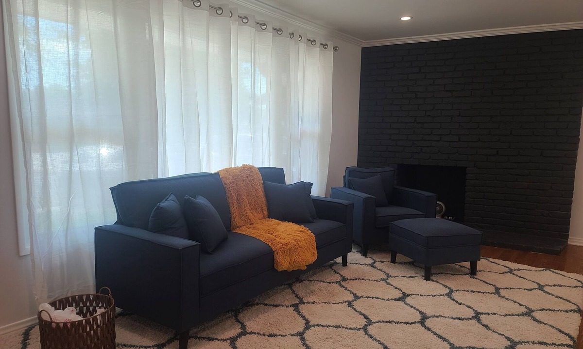 Canoga Park House | Cozy House