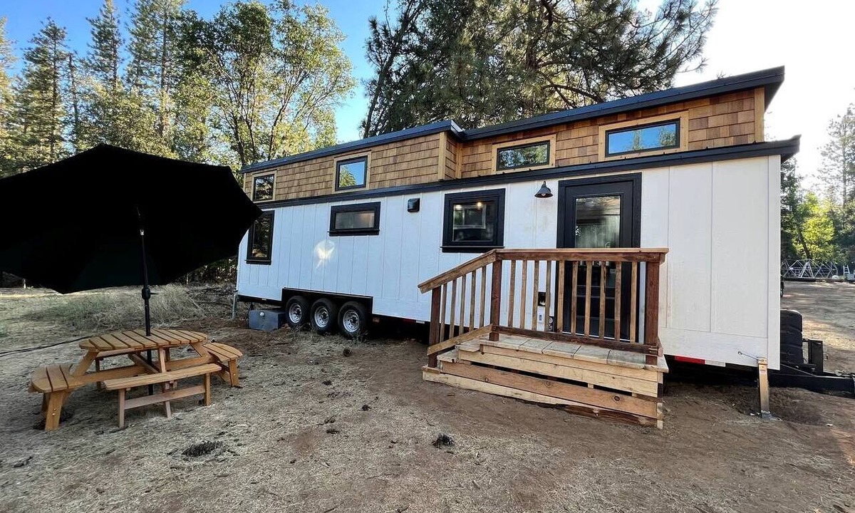 Groveland Cabin | Cozy Modern Tiny Retreat with Yoga Dome, Garden, and Stargazing in Groveland, California