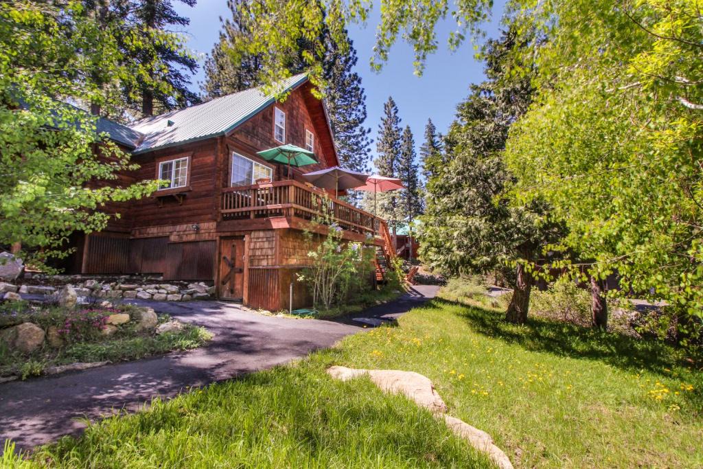 Truckee House | Cozy Truckee Getaway