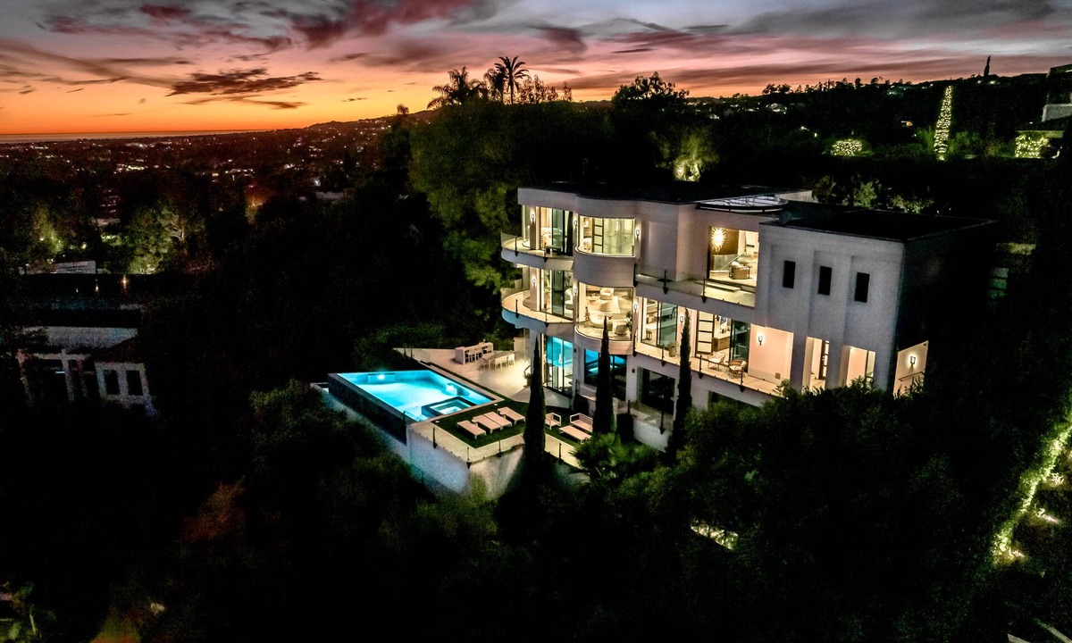 Trousdale Estates Resort | Crystal Palace at the crest of Beverly Hills. A world traveler's paradise.