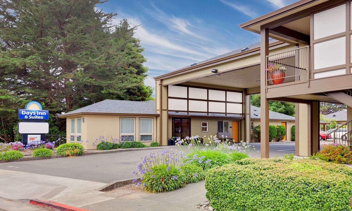 Pacific Hotel | Days Inn & Suites by Wyndham Arcata