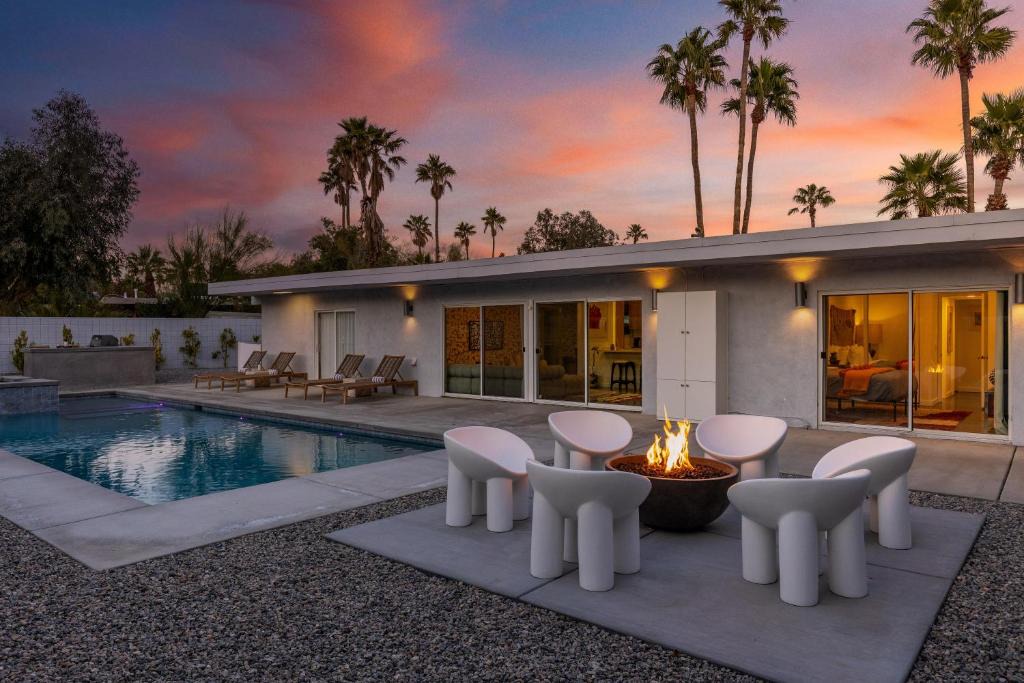 Racquet Club South House | Deeply Madly Palm Springs