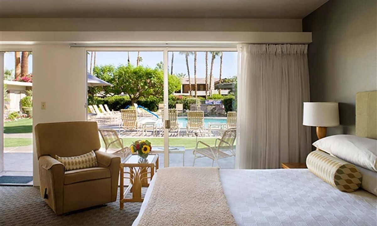 Historic Tennis Club Hotel | Desert Hills - 21 and Over