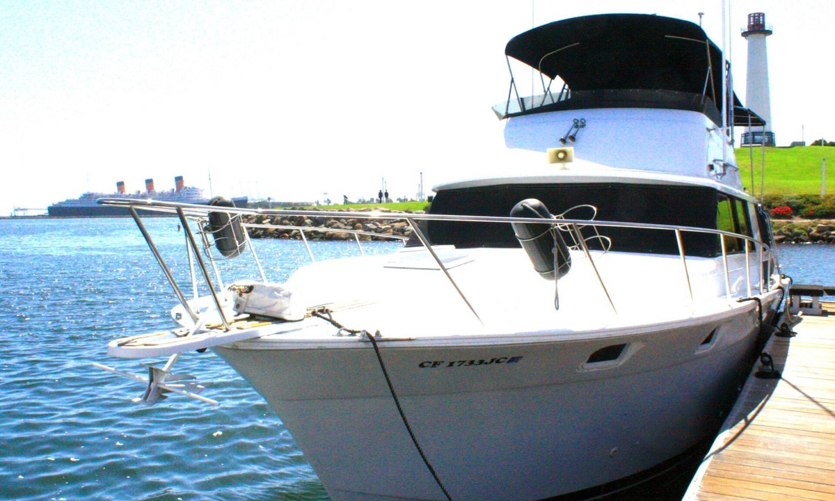 Waterfront Boat Rental | Dockside Boat & Bed Long Beach
