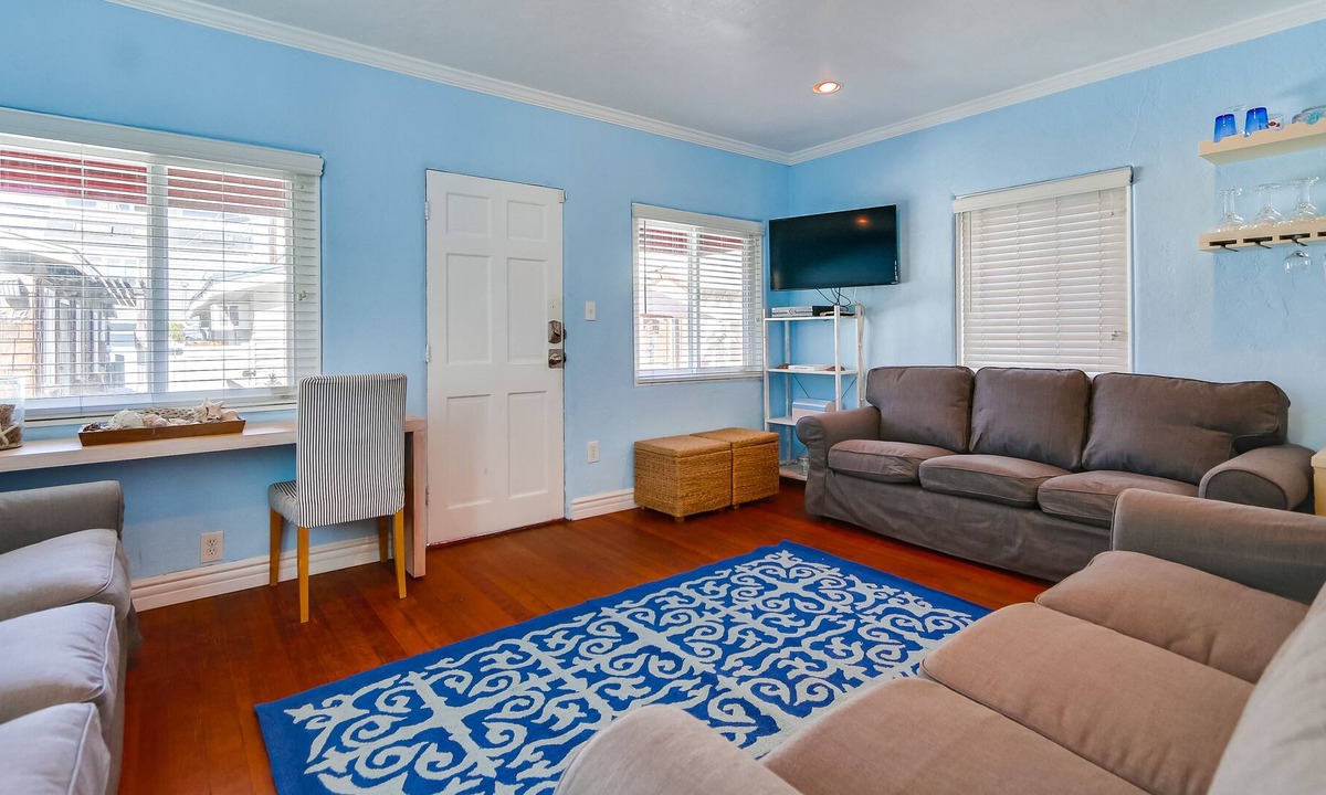 Mission Beach House | Dog-friendly beach home w/private patio, wine bar, gas grill, washer/dryer