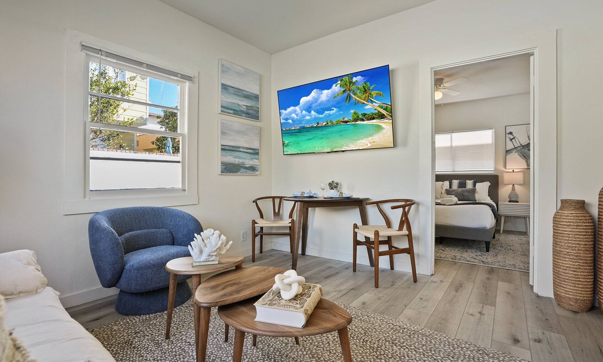 Village of La Jolla House | Draper Bungalow By CoastVH - Charming 1940's LJ Cottage – Steps from the Beach & Village