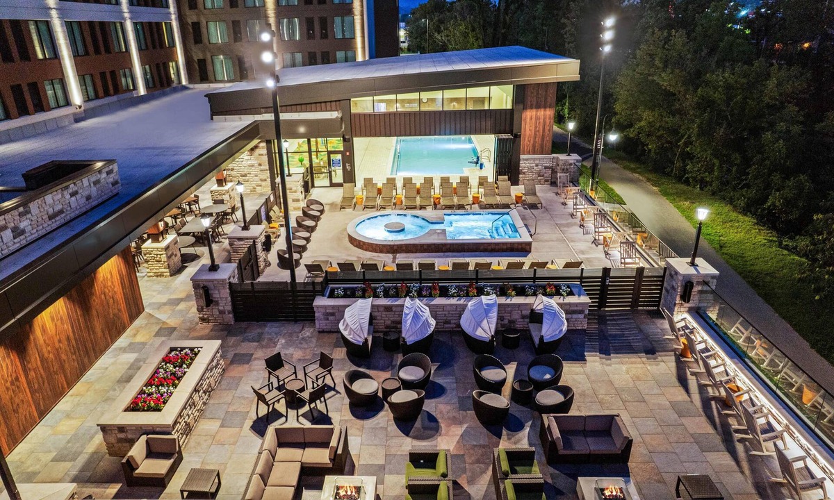 Pigeon Forge Hotel | Drury Plaza Hotel Pigeon Forge