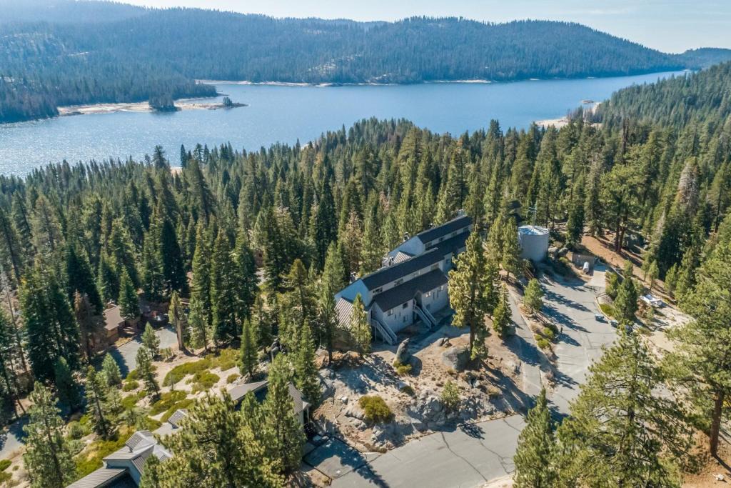 Lakeshore House | Eagles Nest Condo #79