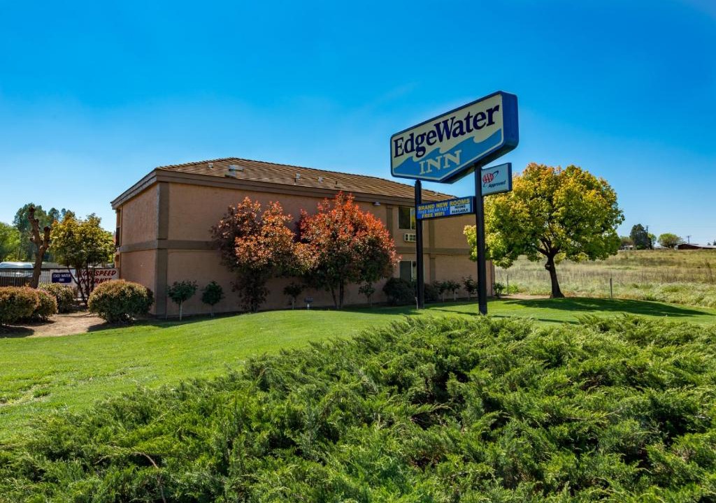 Reedley Hotel | Edge Water Inn