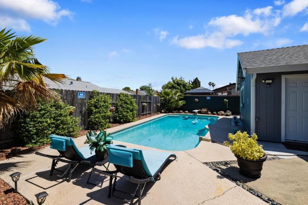 Sacramento House | El-Shaddai sweet home comfort