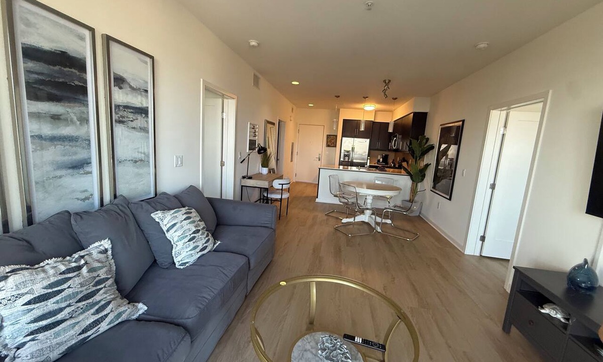 Del Rey Apartment | Electric Blue Abode: Modern Resort Style Amenities