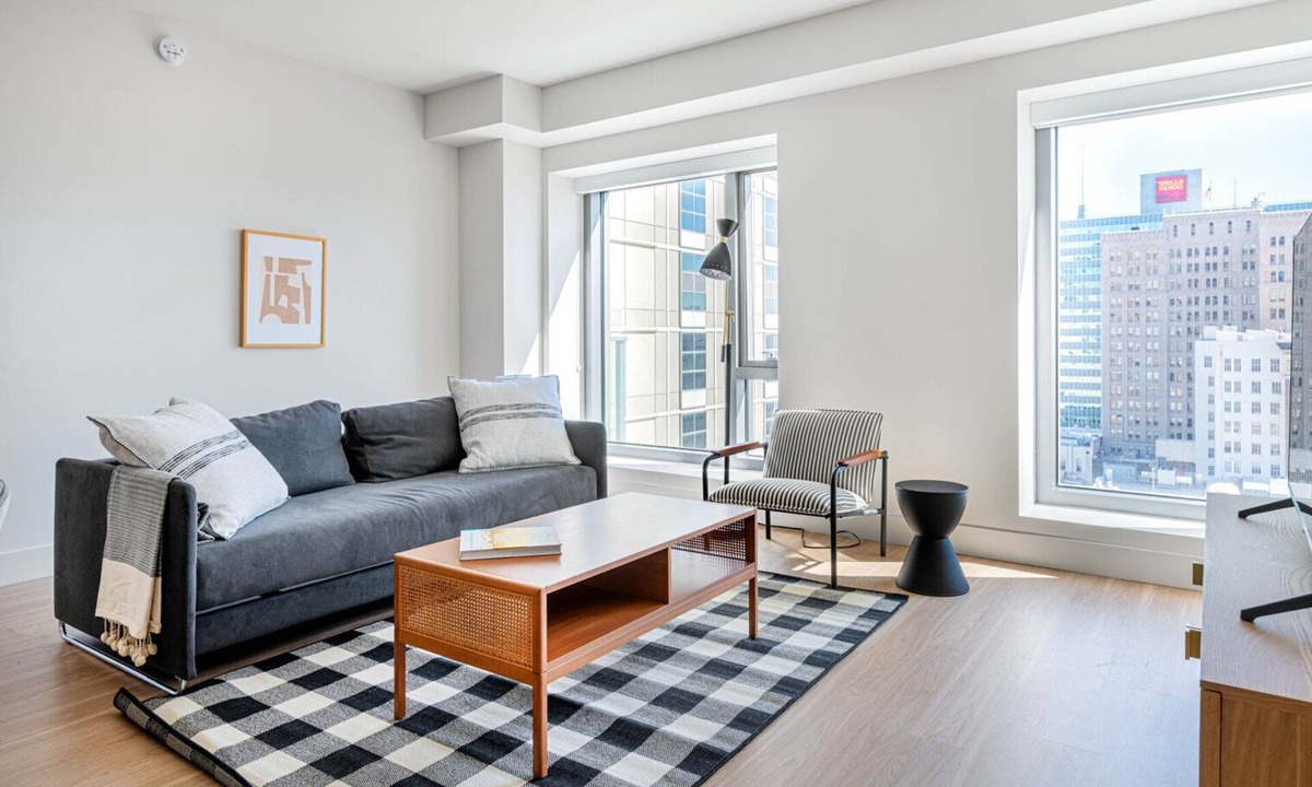 Downtown Oakland Apartment | Epic Oakland 2BR w/AC, W/D, Sky Deck, next to BART, by Blueground
