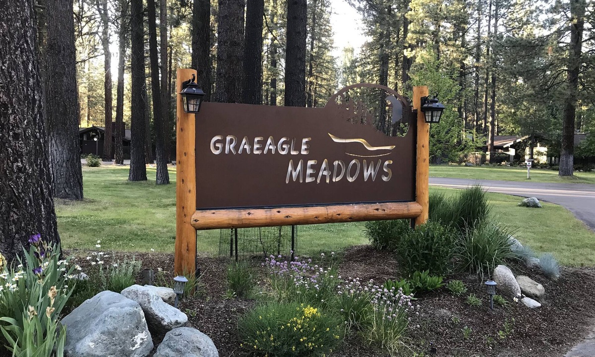 Graeagle House | Escape to our mountain home in beautiful Graeagle Meadows, Graeagle California.