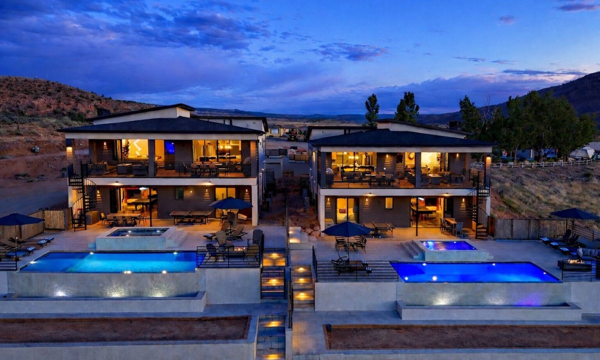 Moab South Valley House | Exclusive Retreats Desert Vista Retreat- Moab Estate for Large Groups- Pool, Spa
