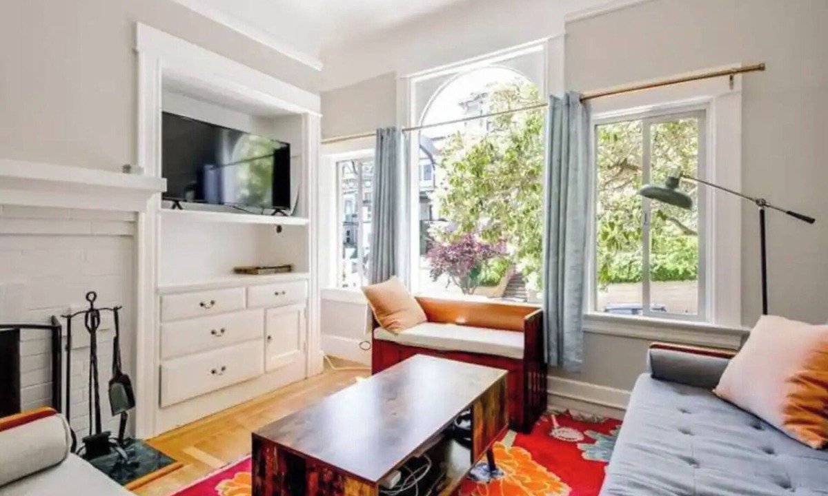 Mission District Apartment | Explore the City from the Beautiful, Victorian, Liberty Hill