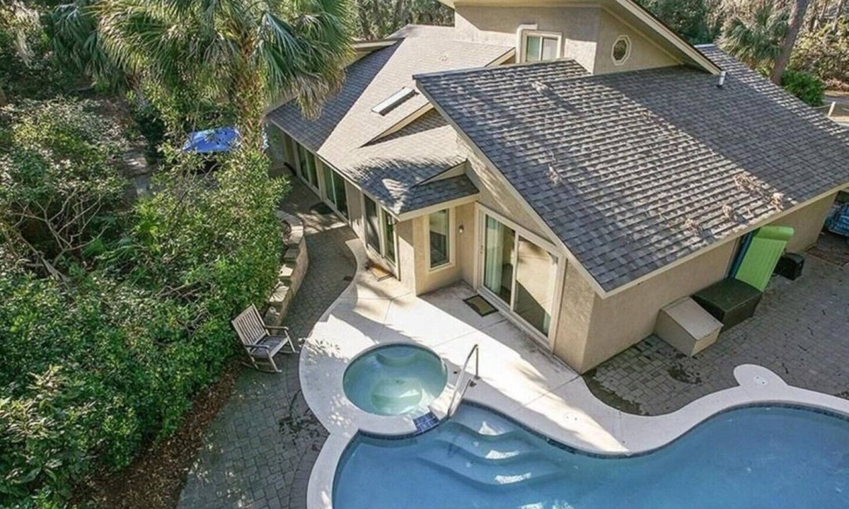 Oceanside House | Fall Special! Home inside Sea Pines! 3min walk to Beach. Private Pool-Hot Tub