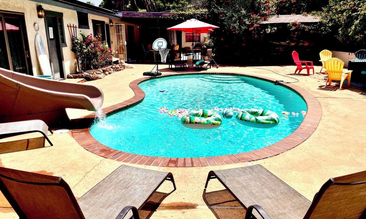 Mount Helix House | Family friendly oasis! Pool, trampoline, walkable cafe, close to airport & beach